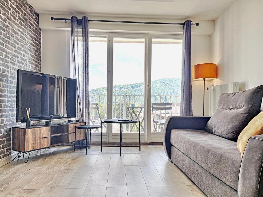 Ferienwohnung B&V PRESTIGE - T1 Proche du Tram Annemasse Exterior foto