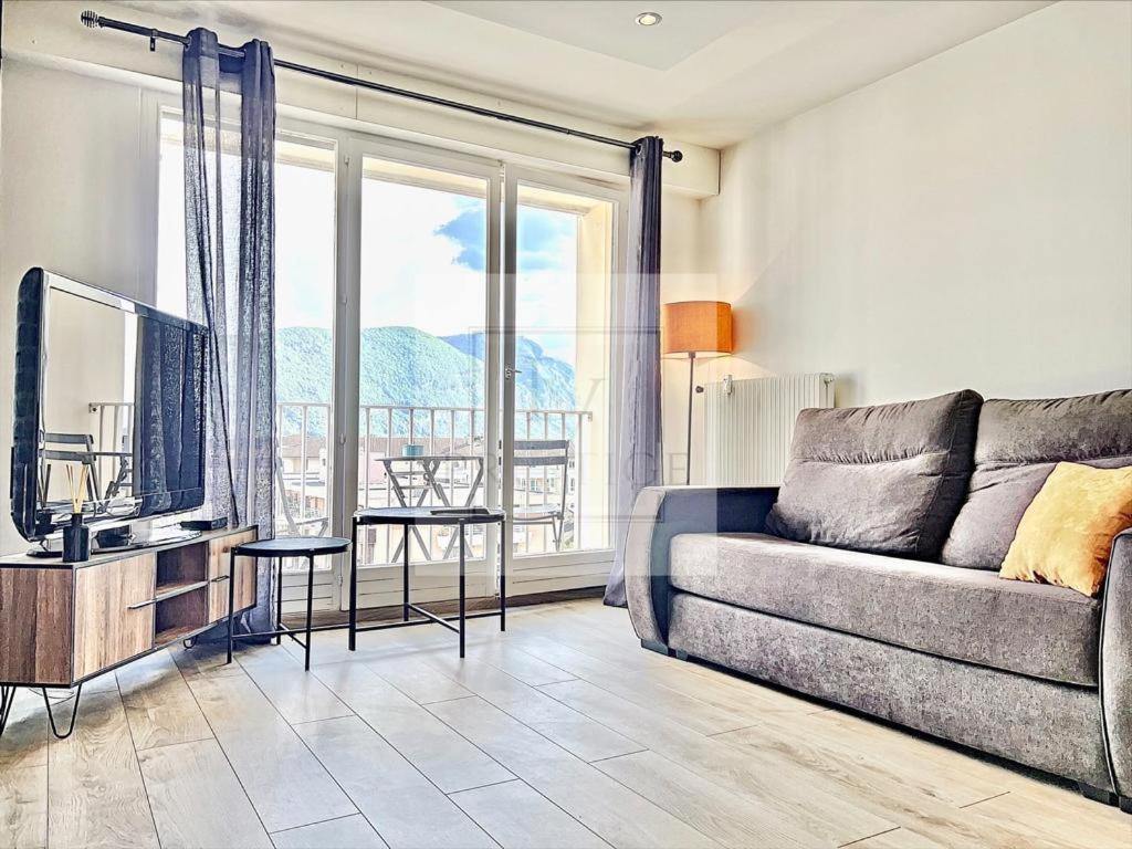 Ferienwohnung B&V PRESTIGE - T1 Proche du Tram Annemasse Exterior foto